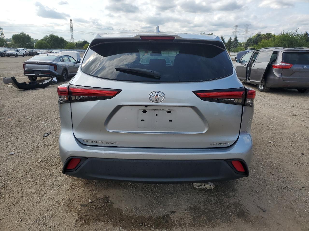 2021 Toyota Highlander L VIN: 5TDBZRBH4MS558815 Lot: 70363855