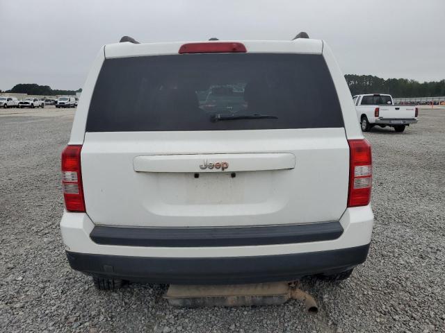  JEEP PATRIOT 2016 Белы