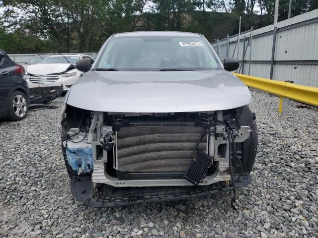  MITSUBISHI OUTLANDER 2018 Srebrny