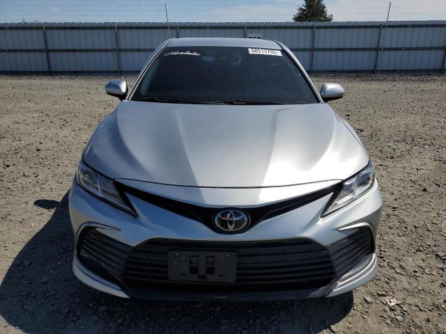  TOYOTA CAMRY 2021 Серебристый