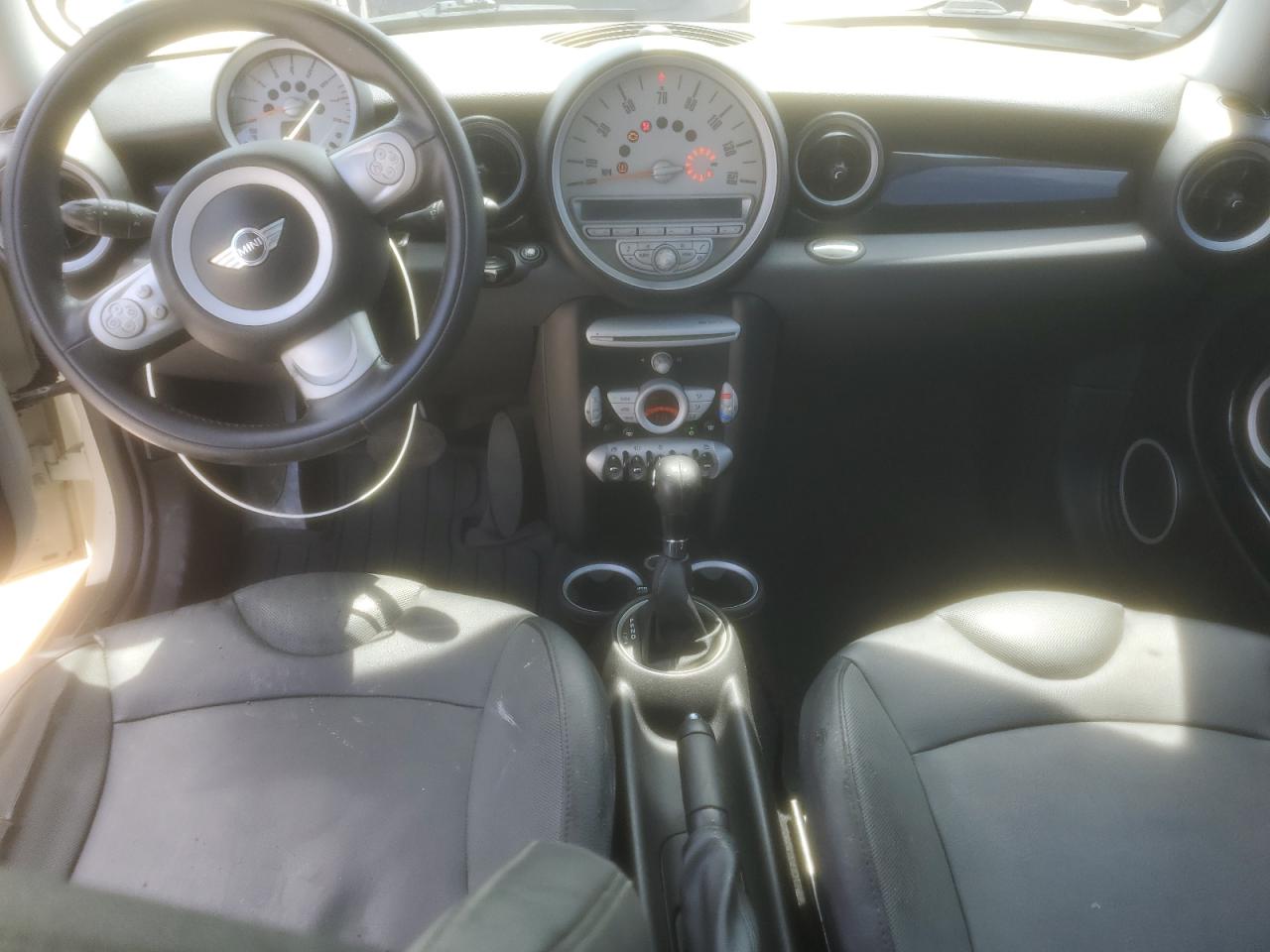 WMWMF3C51ATZ21892 2010 Mini Cooper