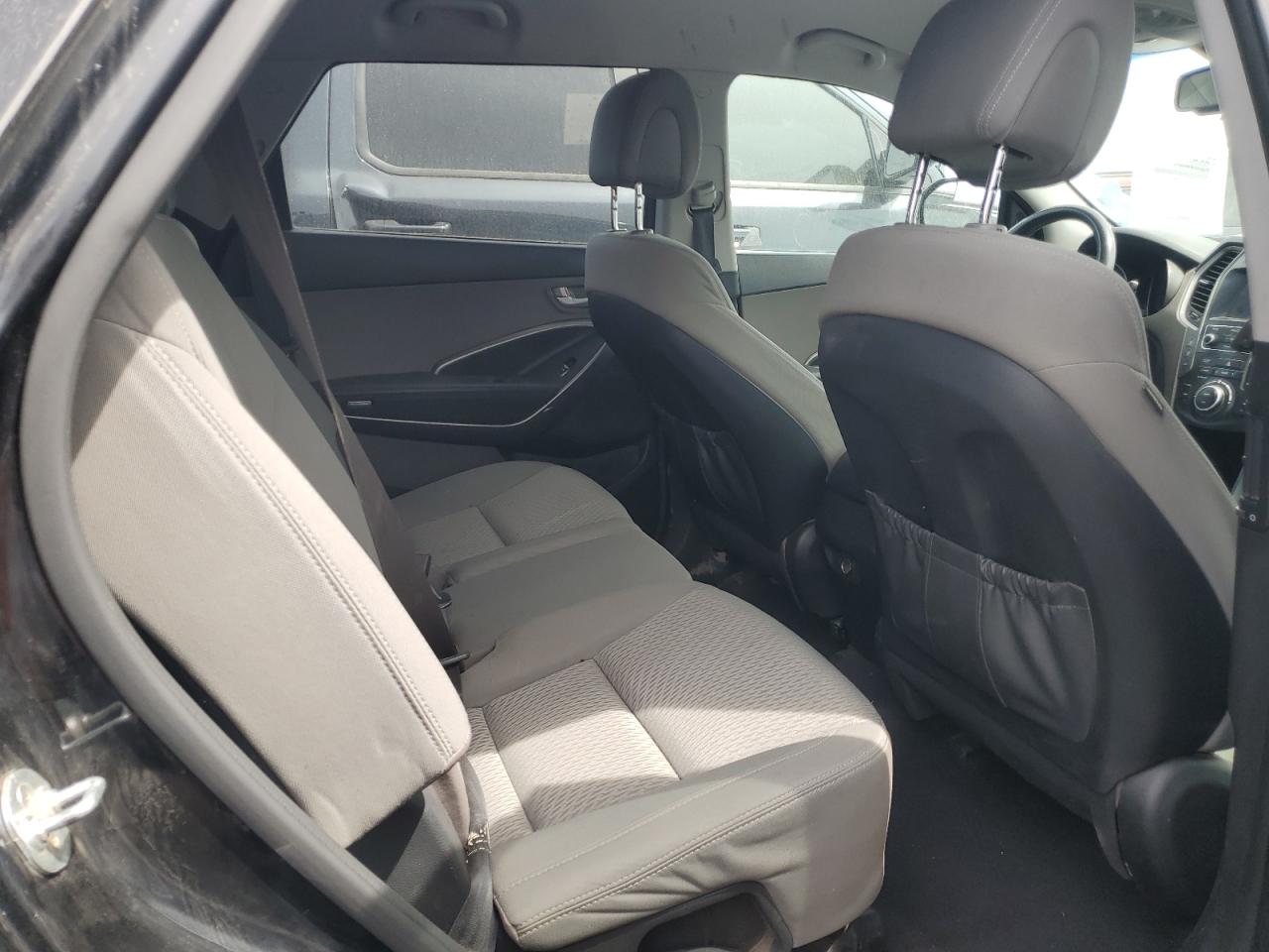2017 Hyundai Santa Fe Se VIN: KM8SMDHF1HU220521 Lot: 66489035