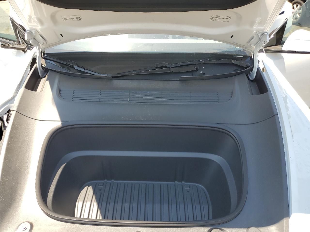 2026 Tesla Model Y VIN: 7SAYGDEE8TF331279 Lot: 68311545