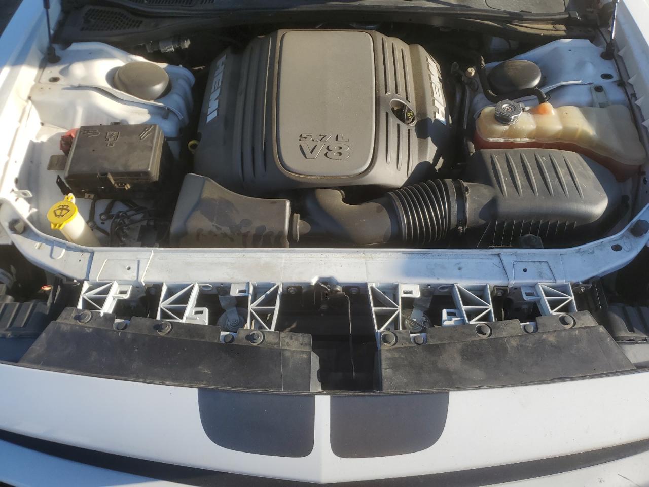 2016 Dodge Challenger R/T VIN: 2C3CDZBT0GH210136 Lot: 70772425