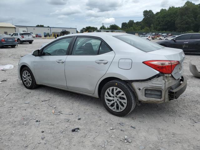 Sedans TOYOTA COROLLA 2017 Srebrny