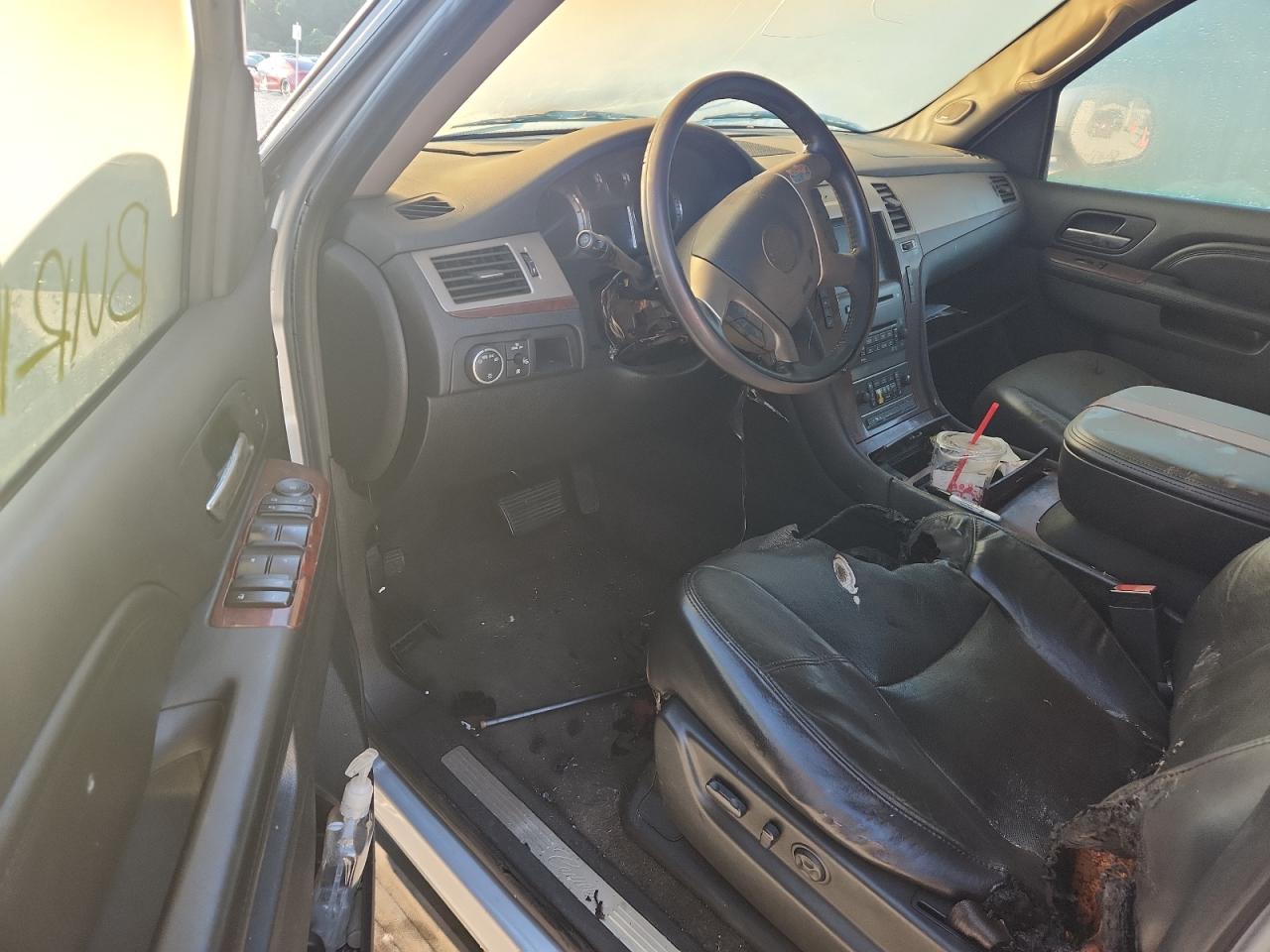 2010 Cadillac Escalade Luxury VIN: 1GYUCBEFXAR150402 Lot: 70545165