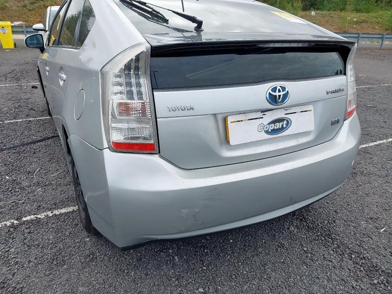 2011 TOYOTA PRIUS T3