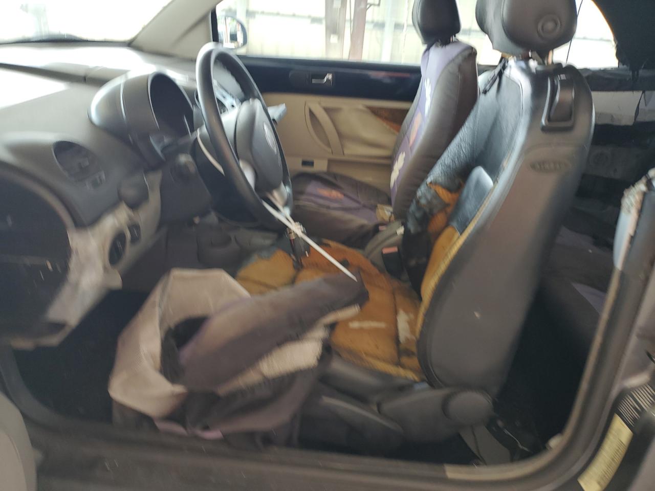 2004 Volkswagen New Beetle Gls VIN: 3VWCM31Y64M318339 Lot: 70225965