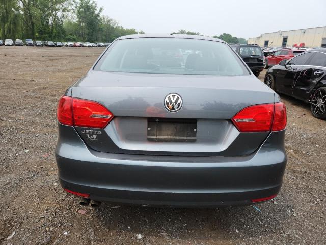 Sedans VOLKSWAGEN JETTA 2013 Szary