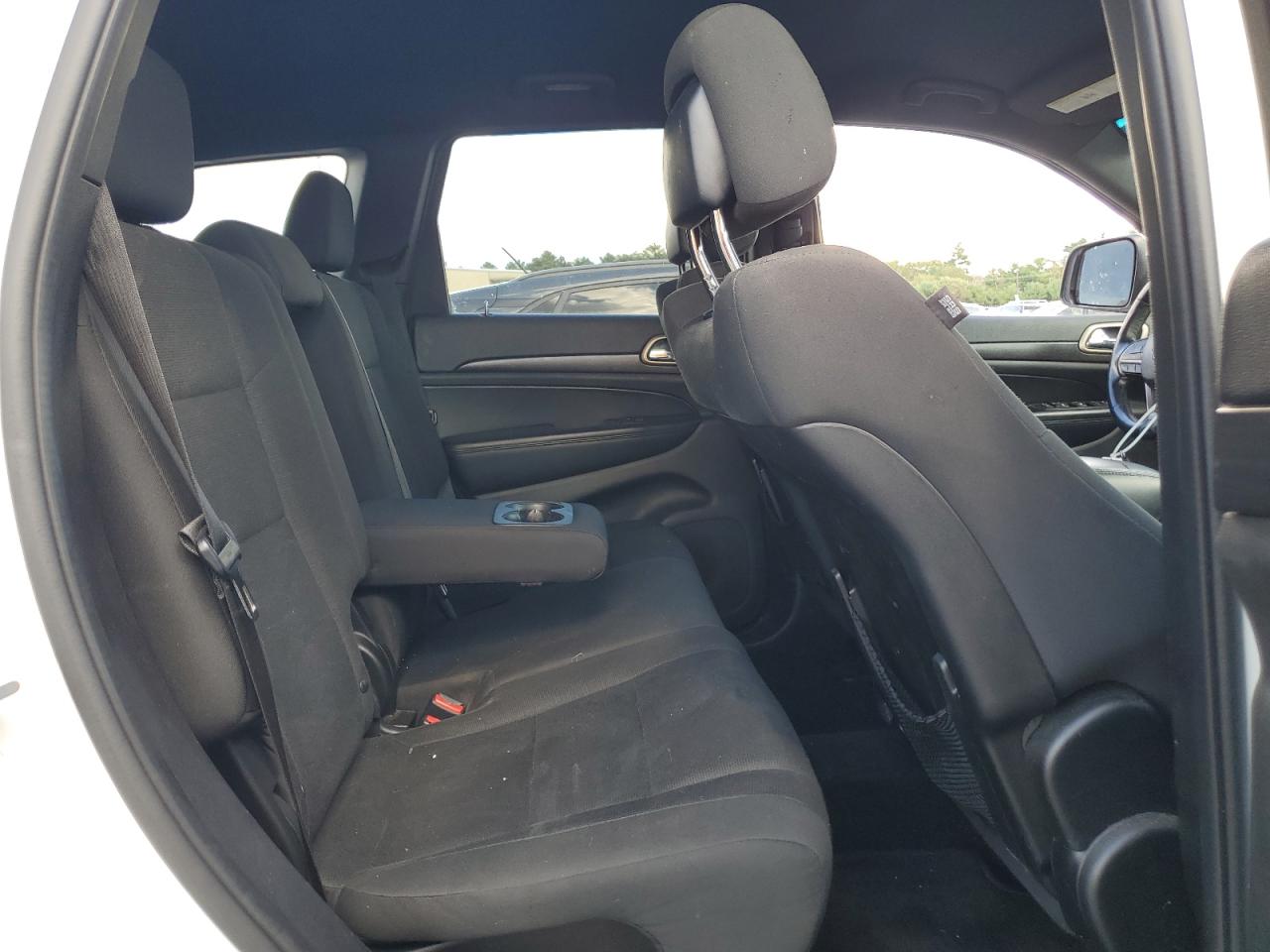 2015 Jeep Grand Cherokee Laredo VIN: 1C4RJFAG1FC912596 Lot: 70389315