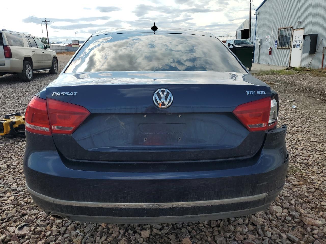 2015 Volkswagen Passat Sel VIN: 1VWCV7A30FC012850 Lot: 68773765