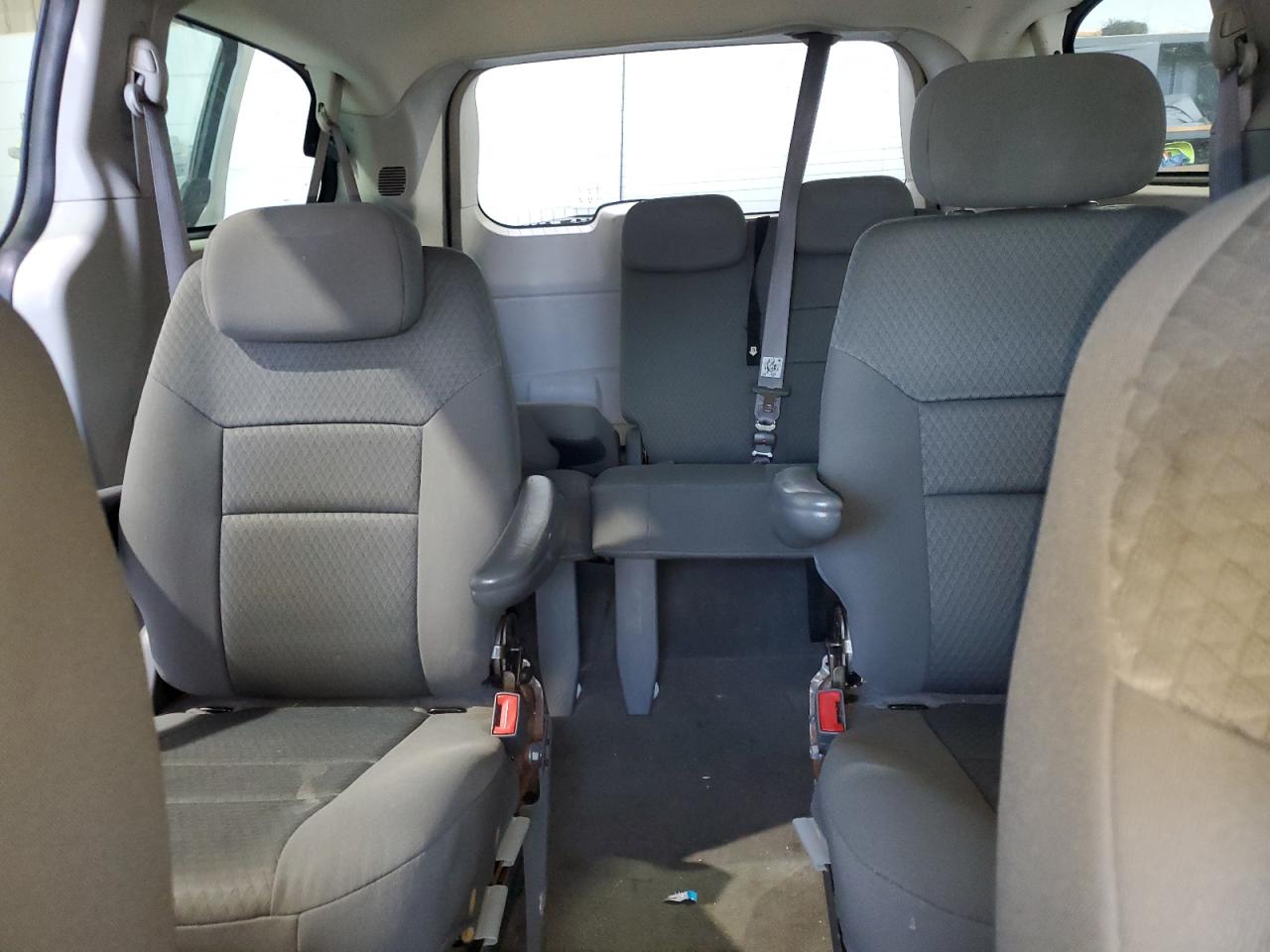 2010 Dodge Grand Caravan Se VIN: 2D4RN4DE0AR172173 Lot: 70133335