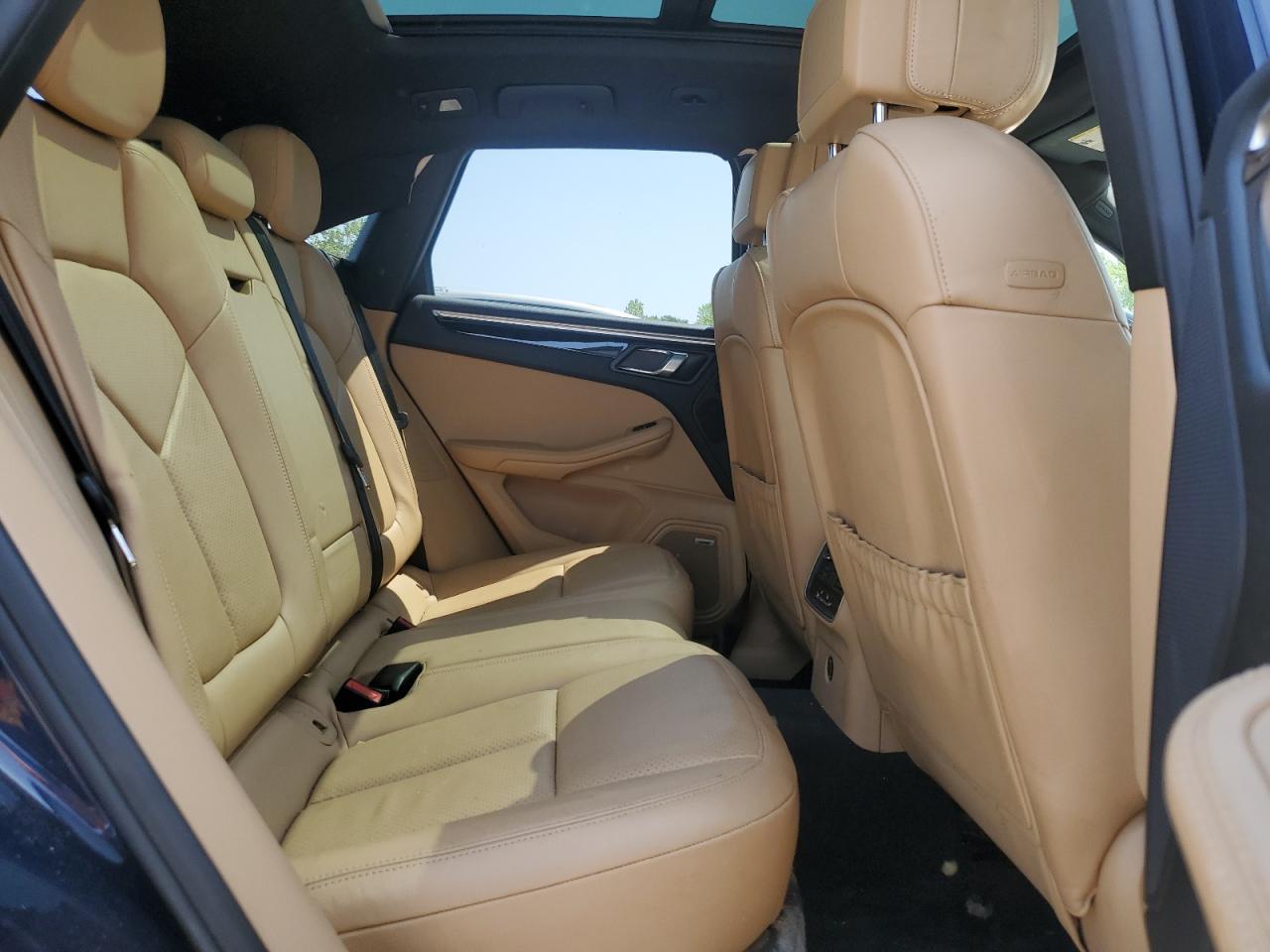 2018 Porsche Macan VIN: WP1AA2A54JLB02715 Lot: 68682085