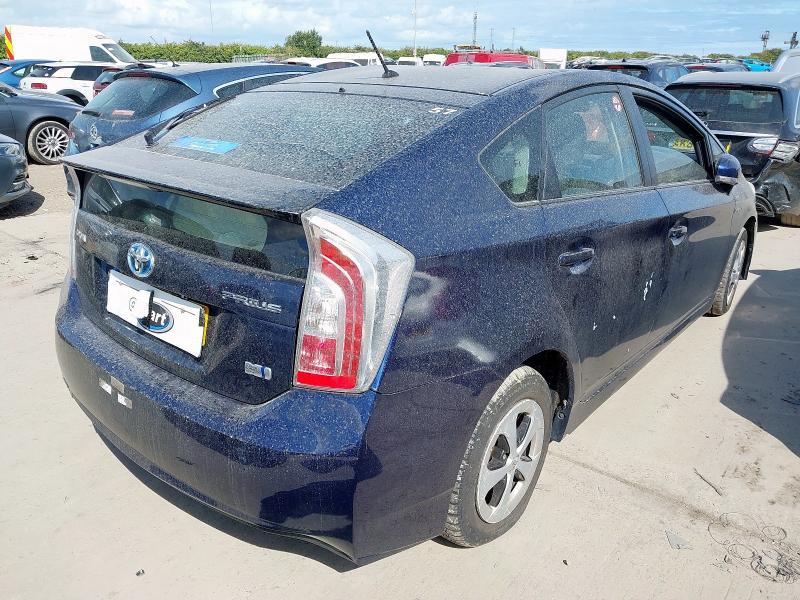 2013 TOYOTA PRIUS T3