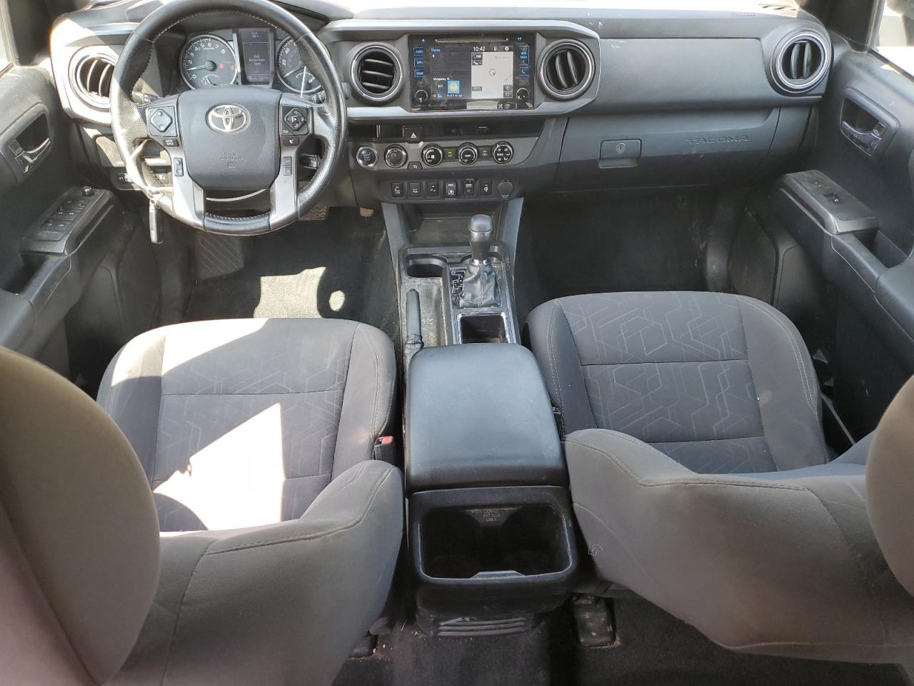 2018 Toyota Tacoma Double Cab VIN: 5TFCZ5AN1JX157989 Lot: 69933005