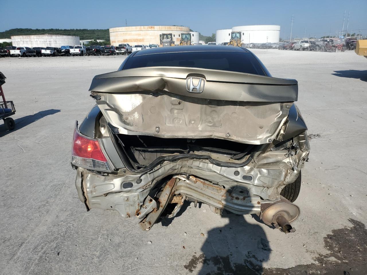 2010 Honda Accord Lxp VIN: 1HGCP2E41AA027737 Lot: 67556575