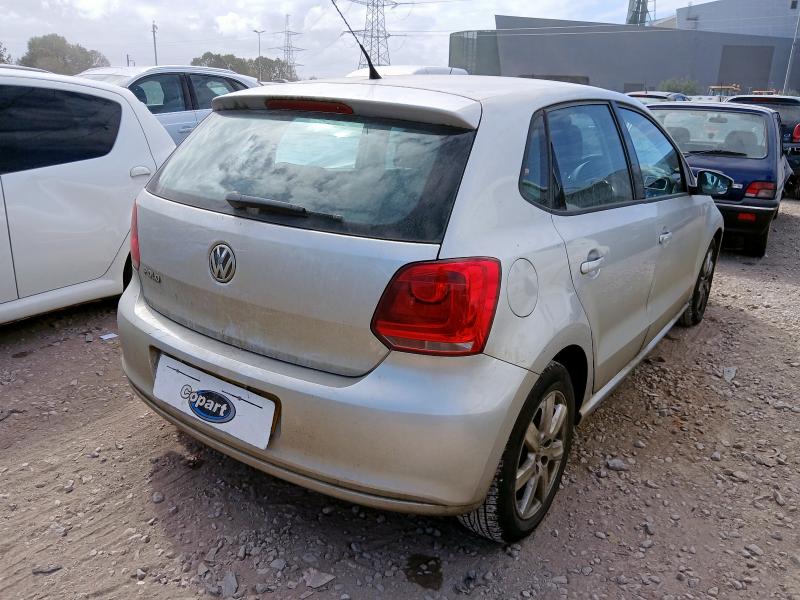 2011 VOLKSWAGEN POLO SE