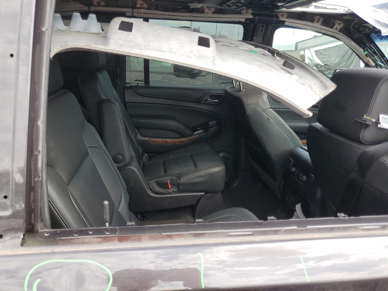 2018 Chevrolet Suburban K1500 Premier VIN: 1GNSKJKC8JR224217 Lot: 70680615