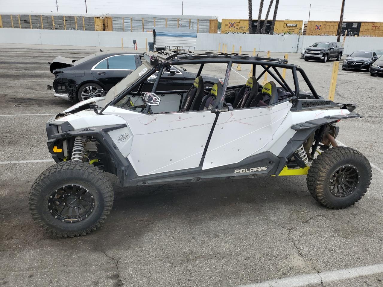 2017 Polaris Rzr Xp 4 1000 Eps VIN: 3NSVFE99XHF798182 Lot: 67025135