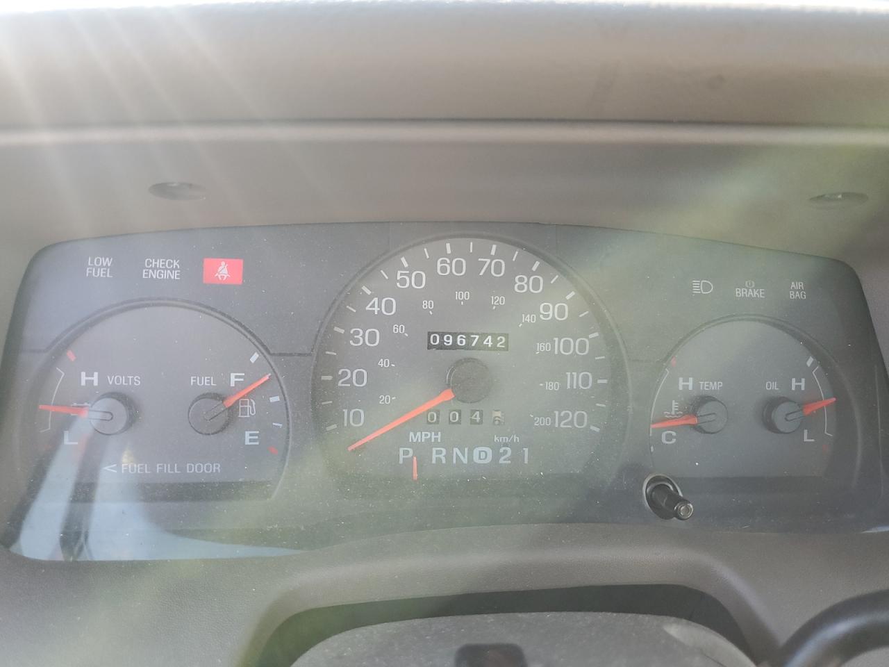 2000 Mercury Grand Marquis Gs VIN: 2MEFM74W0YX702109 Lot: 70818385