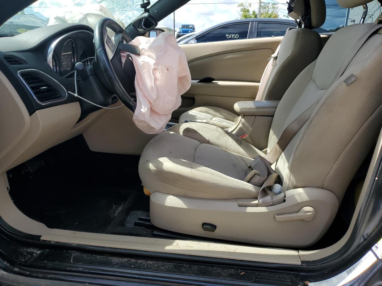 2011 Chrysler 200 Touring VIN: 1C3BC2EBXBN530265 Lot: 68931945