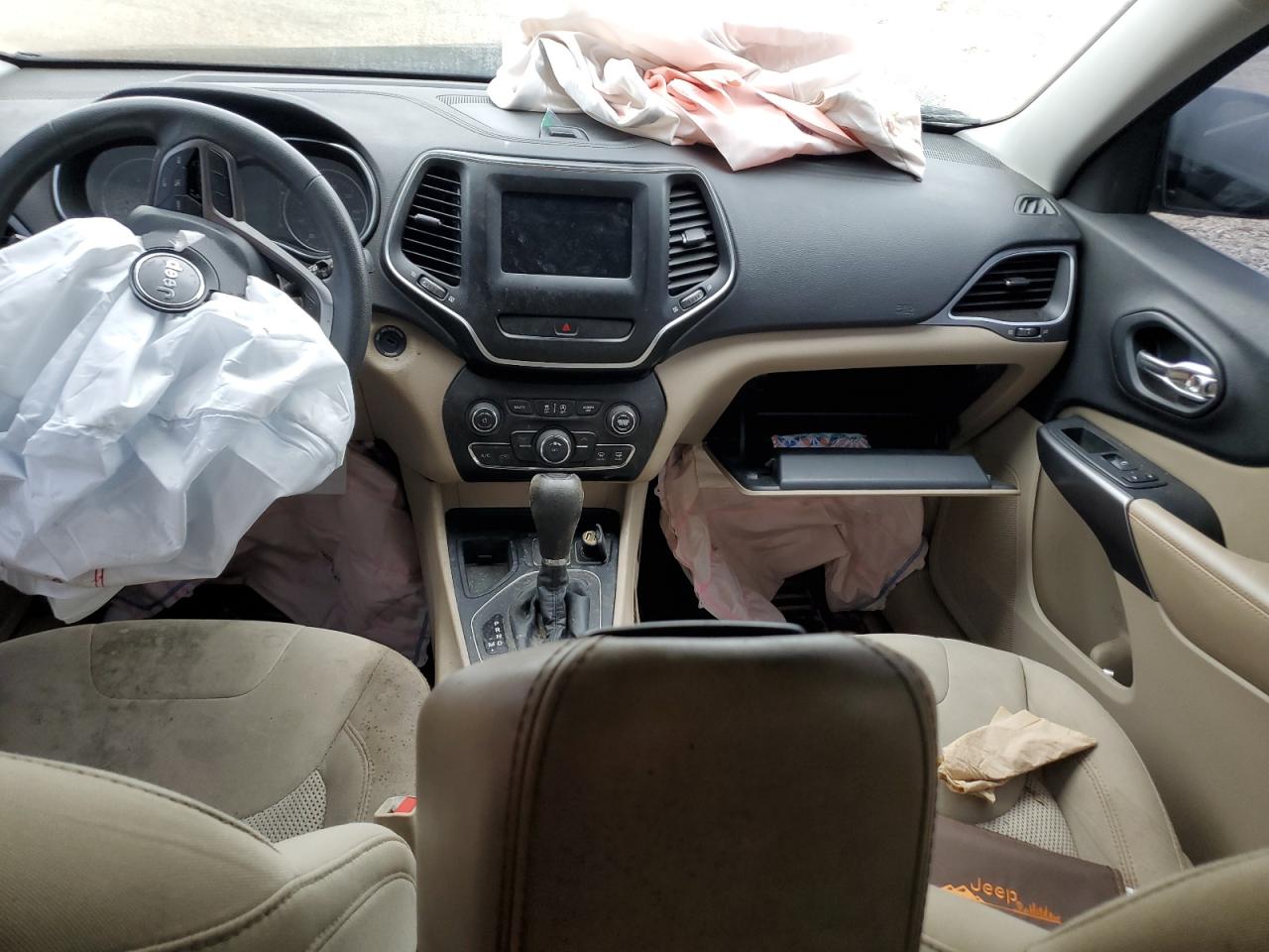 2019 Jeep Cherokee Latitude VIN: 1C4PJLCB2KD203963 Lot: 67801305