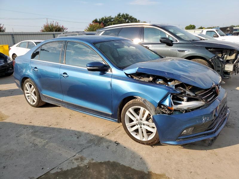  VOLKSWAGEN JETTA 2017 Синий