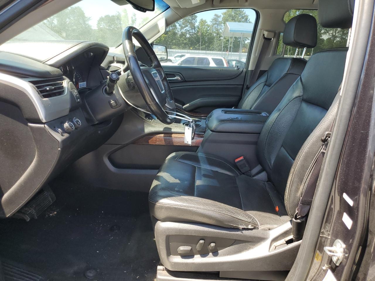 2017 GMC Yukon Xl K1500 Slt VIN: 1GKS2GKC2HR129176 Lot: 69362055