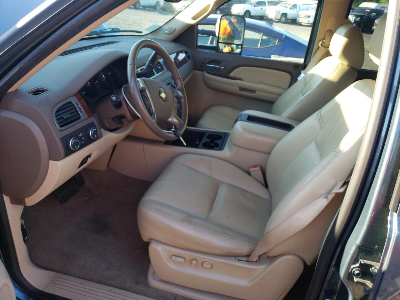 2009 Chevrolet Suburban K2500 Lt VIN: 1GNGK56KX9R243961 Lot: 70054715