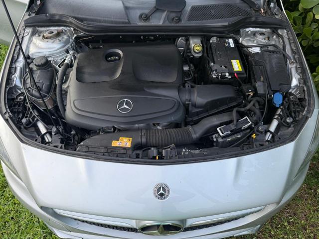  MERCEDES-BENZ CLA-CLASS 2018 Srebrny