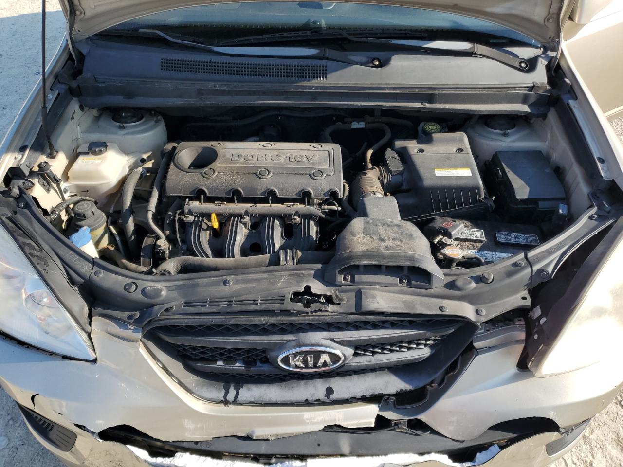 2008 Kia Rondo Base VIN: KNAFG525187145818 Lot: 70251075