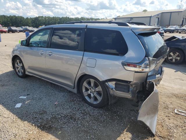 TOYOTA SIENNA 2013 Srebrny