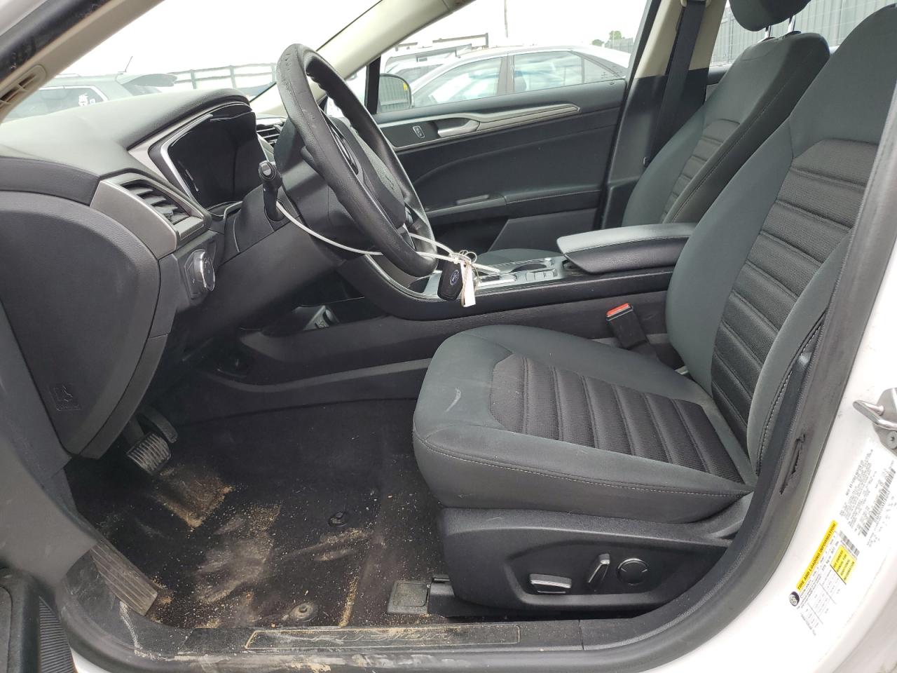 2019 Ford Fusion Se VIN: 3FA6P0LUXKR184053 Lot: 54042905