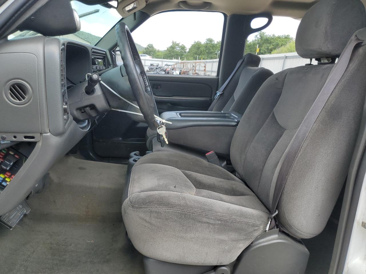 2005 GMC Sierra K2500 Heavy Duty VIN: 1GTHK23285F844104 Lot: 68645435