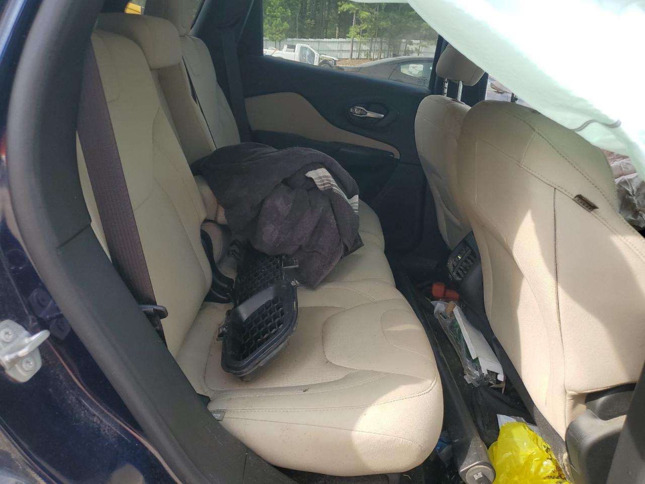 2016 Jeep Cherokee Latitude VIN: 1C4PJLCS7GW337041 Lot: 69350665