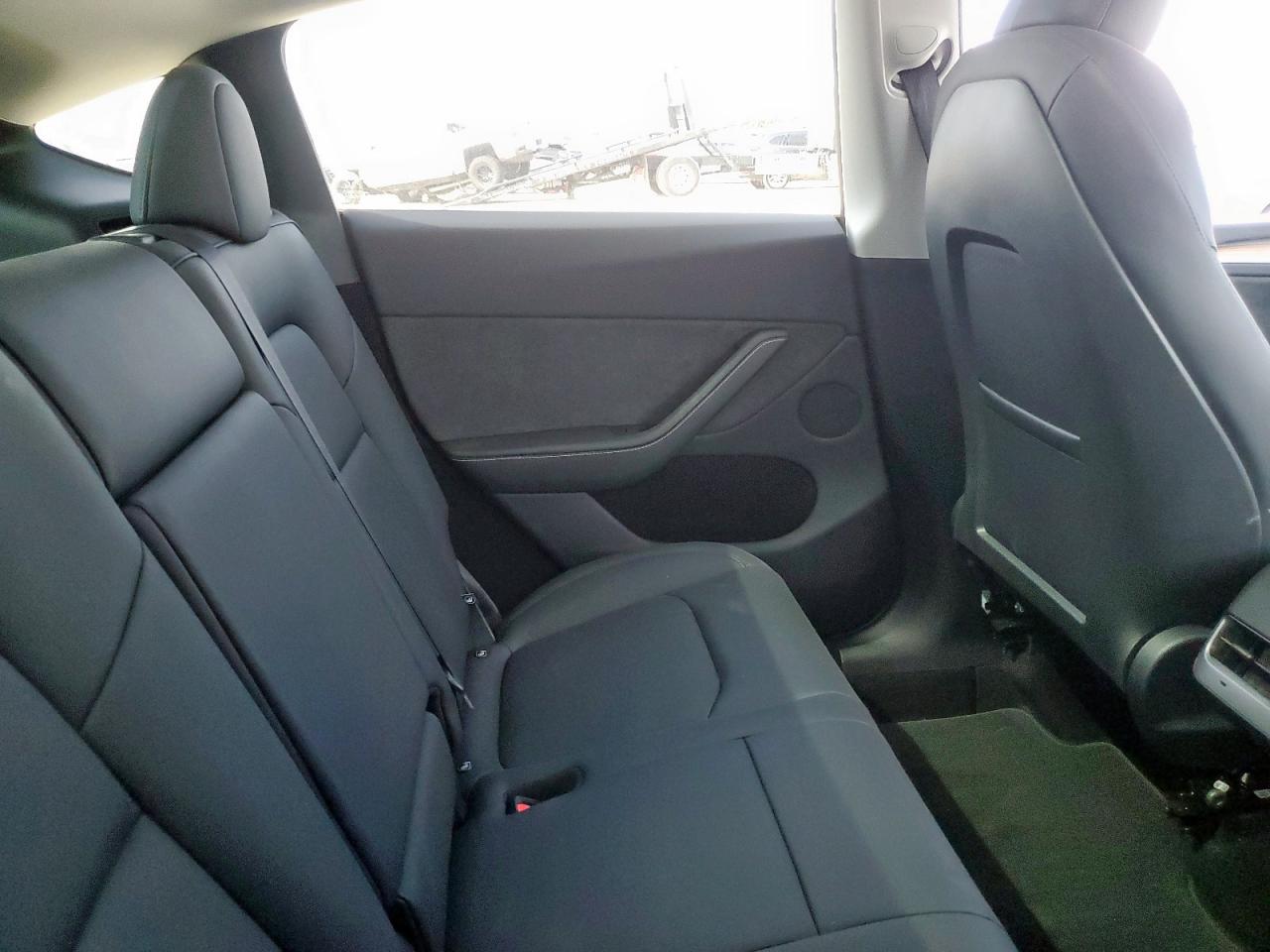 2024 Tesla Model Y VIN: 7SAYGDED1RA322615 Lot: 70672635