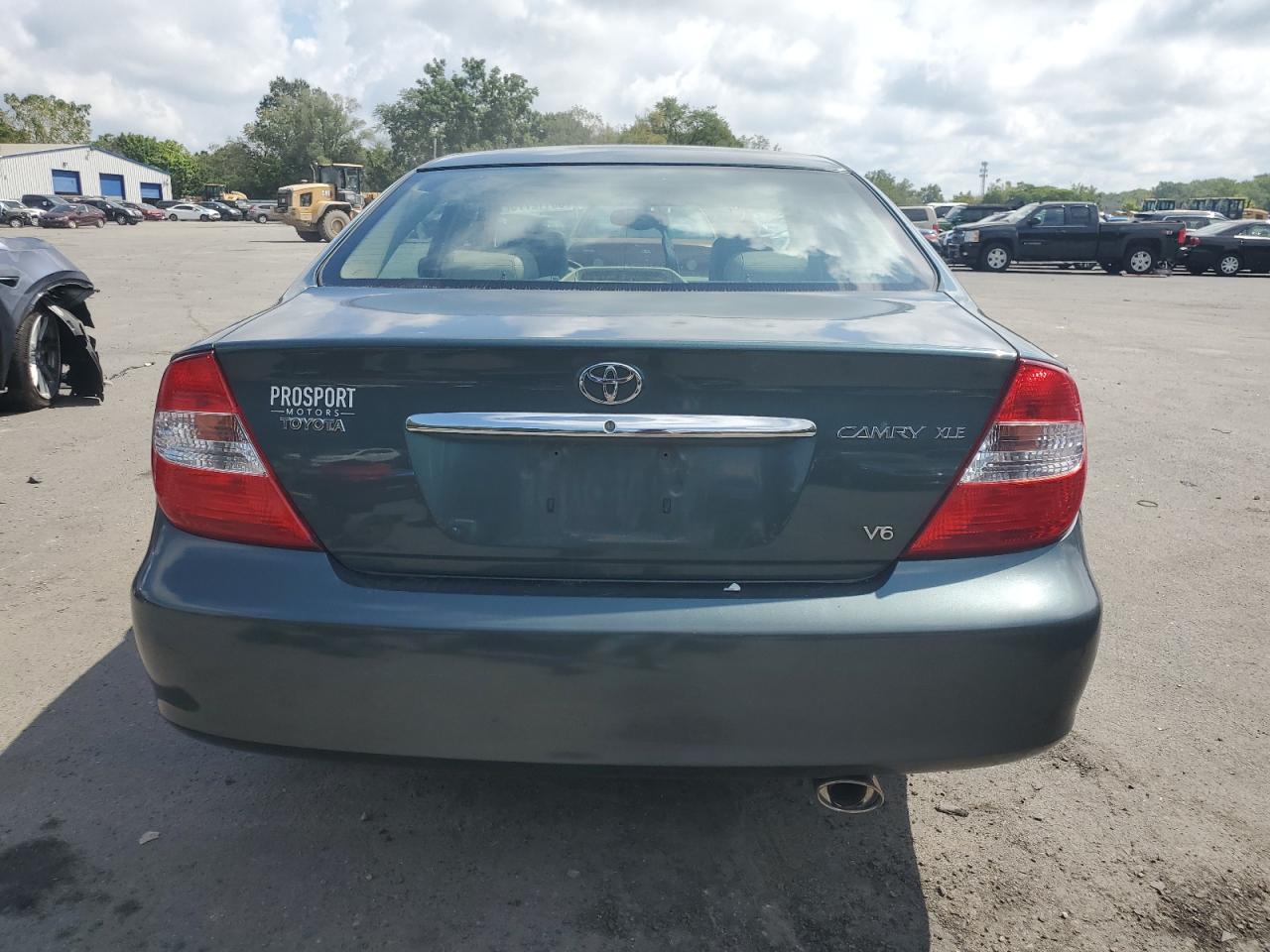 2004 Toyota Camry Le VIN: 4T1BF30K74U077548 Lot: 68112775