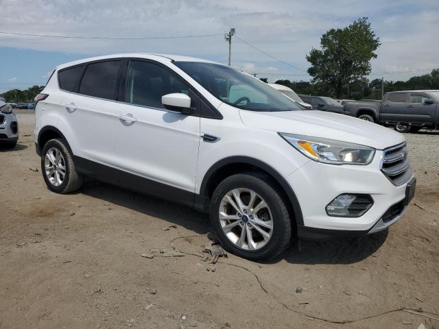 Паркетники FORD ESCAPE 2017 Белы