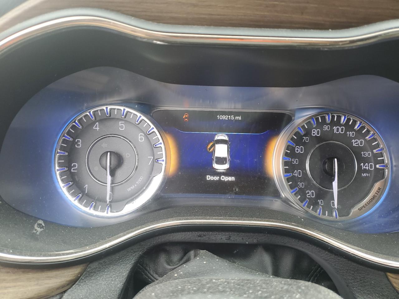 2015 Chrysler 200 C VIN: 1C3CCCCG7FN526561 Lot: 69695425