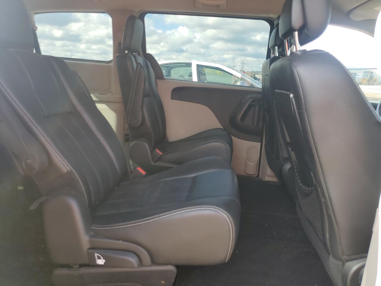 2014 Chrysler Town & Country Touring VIN: 2C4RC1BG2ER143074 Lot: 69462805