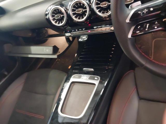 2024 MERCEDES BENZ CLA 200 AM