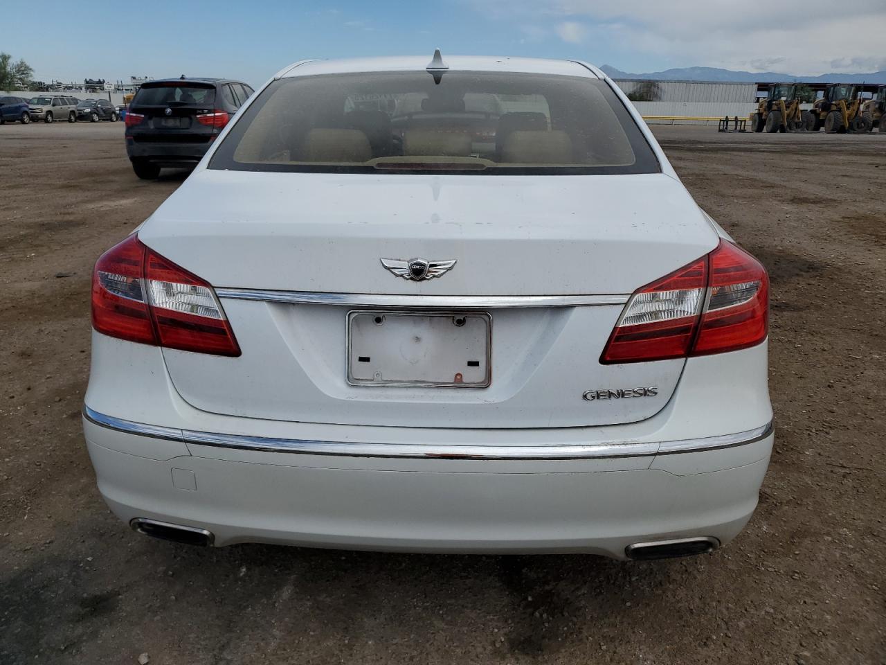 2013 Hyundai Genesis 3.8L VIN: KMHGC4DD5DU258535 Lot: 71126125