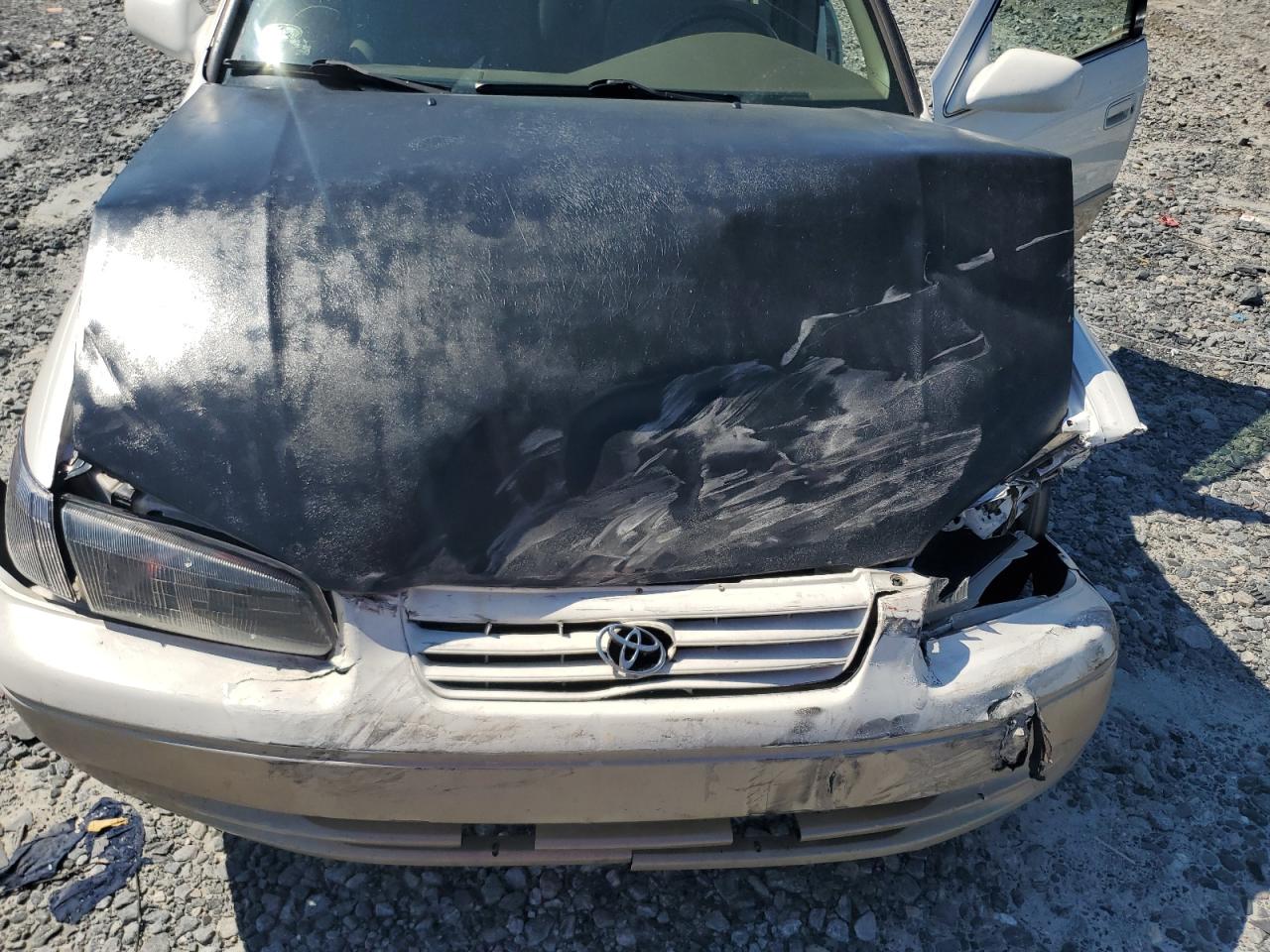 1999 Toyota Camry Le VIN: JT2BG28K1X0353937 Lot: 69913365