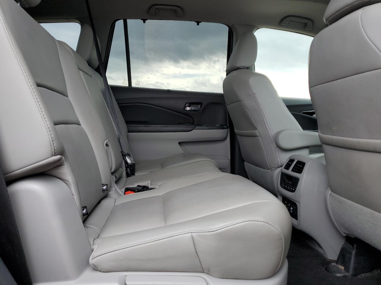 2016 Honda Pilot Touring VIN: 5FNYF6H92GB057674 Lot: 68116615