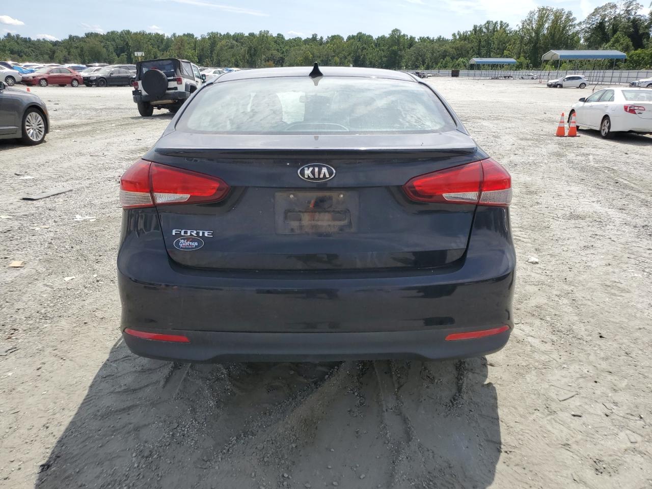2018 Kia Forte Lx VIN: 3KPFK4A71JE210073 Lot: 70130025