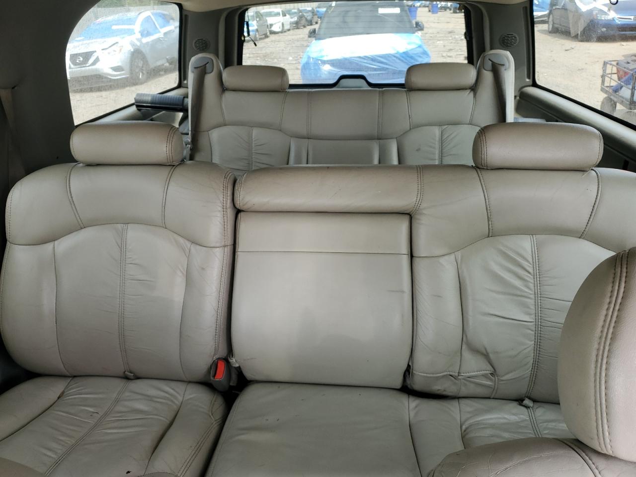 2000 Chevrolet Suburban K1500 VIN: 3GNFK16T7YG152531 Lot: 68142055