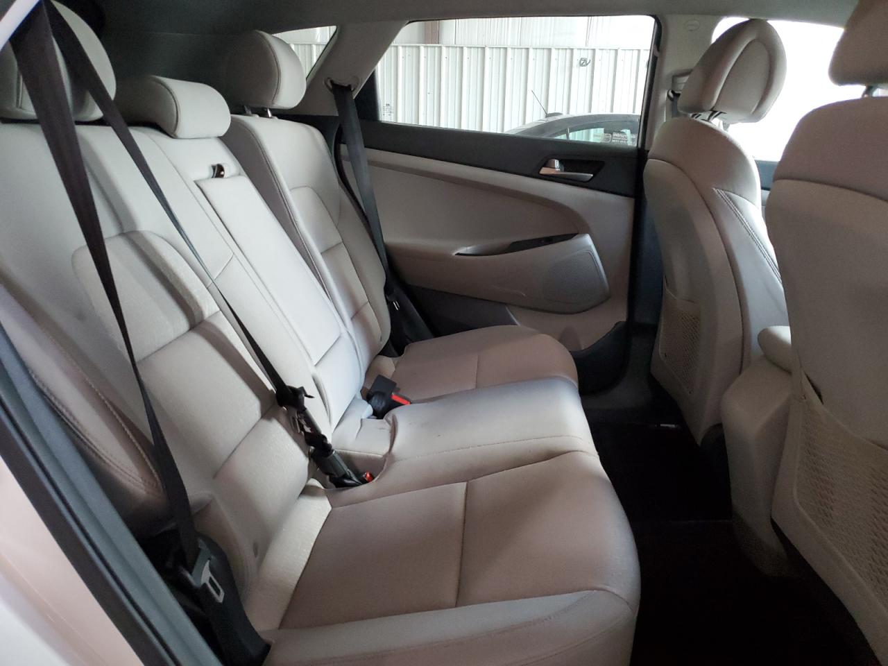 KM8J3CA47JU744764 2018 Hyundai Tucson Sel