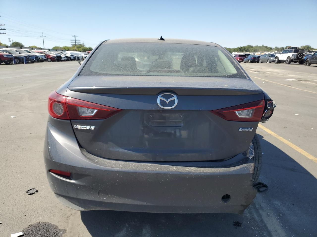 2018 Mazda 3 Touring VIN: 3MZBN1V38JM272102 Lot: 68662695