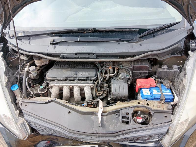 2013 HONDA JAZZ SE