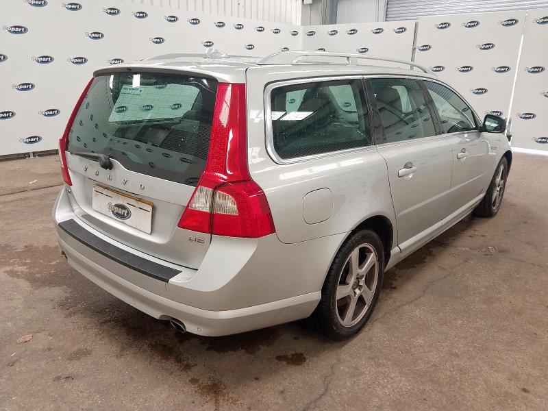 2010 VOLVO V70 SE LUX